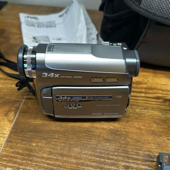JVC Mini DV Digital Video Camera GR-D750U 34x optical zoom with Accessories READ - Picture 9 of 12